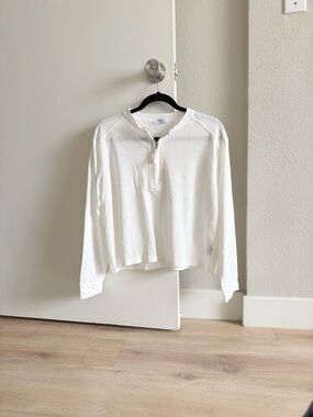 Korean Classic White Long-Sleeve Henley Shirt